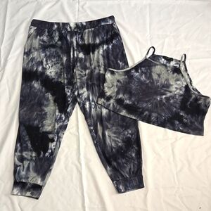 Forever 21 women's plus size joggers set